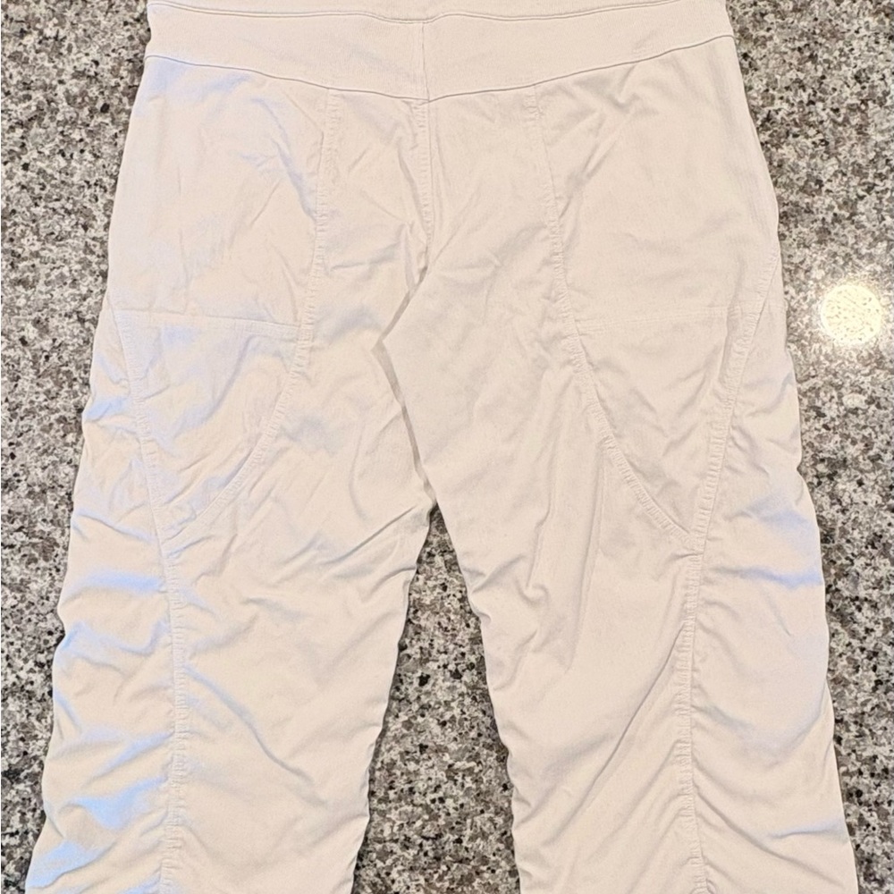 lululemon athletica Light Beige Capri Pants - Picture 4 of 4